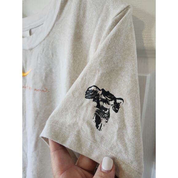 Nike XL Winged Goddess of Victory Short Sleeve Bodysuit One Piece Top Cream - Picture 3 of 8